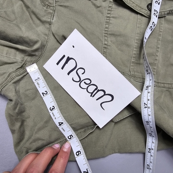 Michael Michael Kors army green shorts women's plus size 14 - Picture 9 of 10